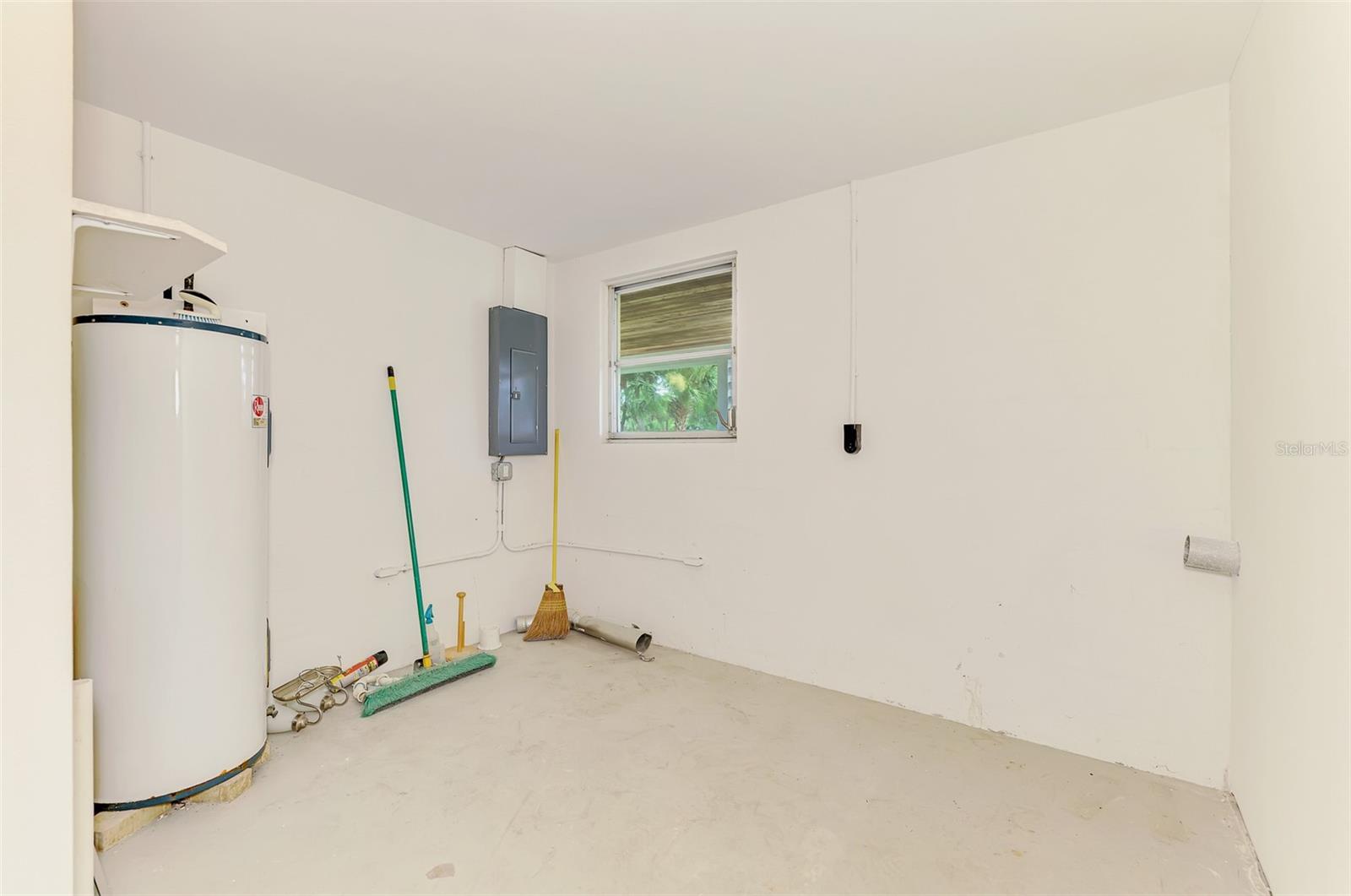 780 S OXFORD DR — photo 46