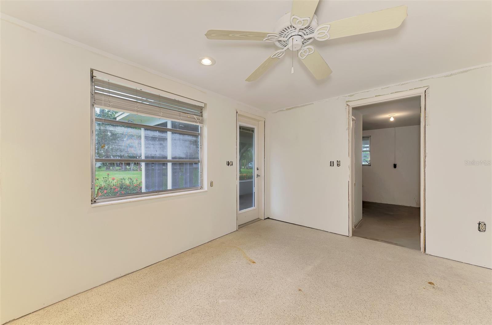 780 S OXFORD DR — photo 34