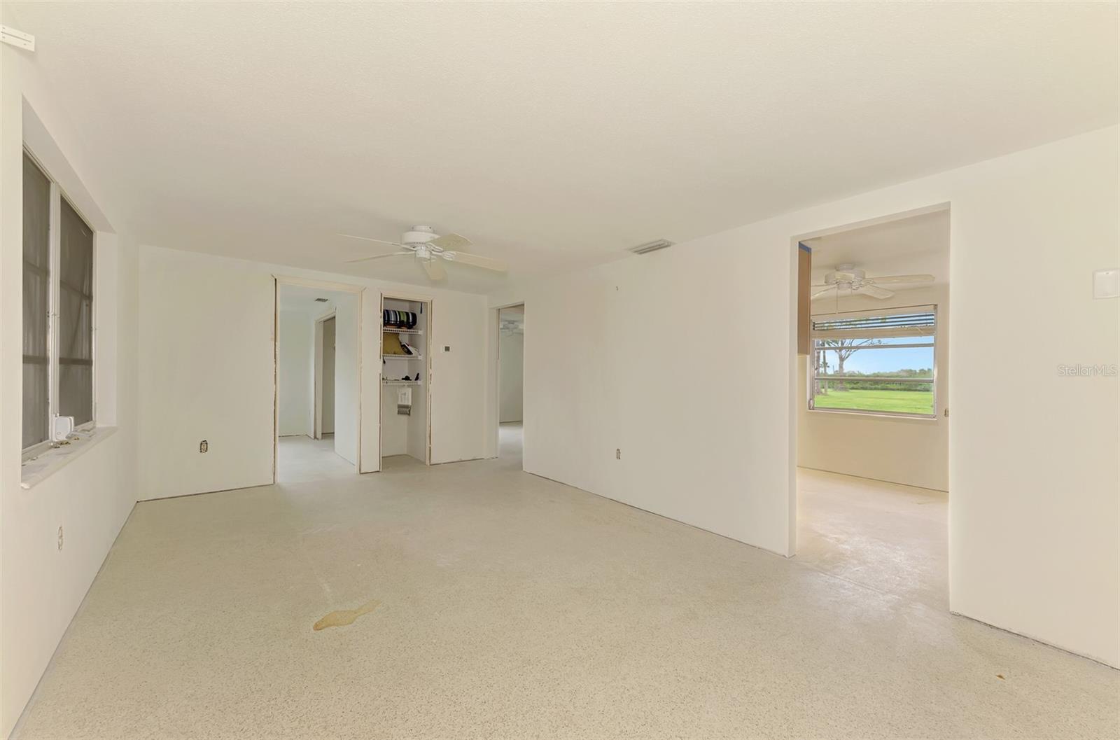 780 S OXFORD DR — photo 58