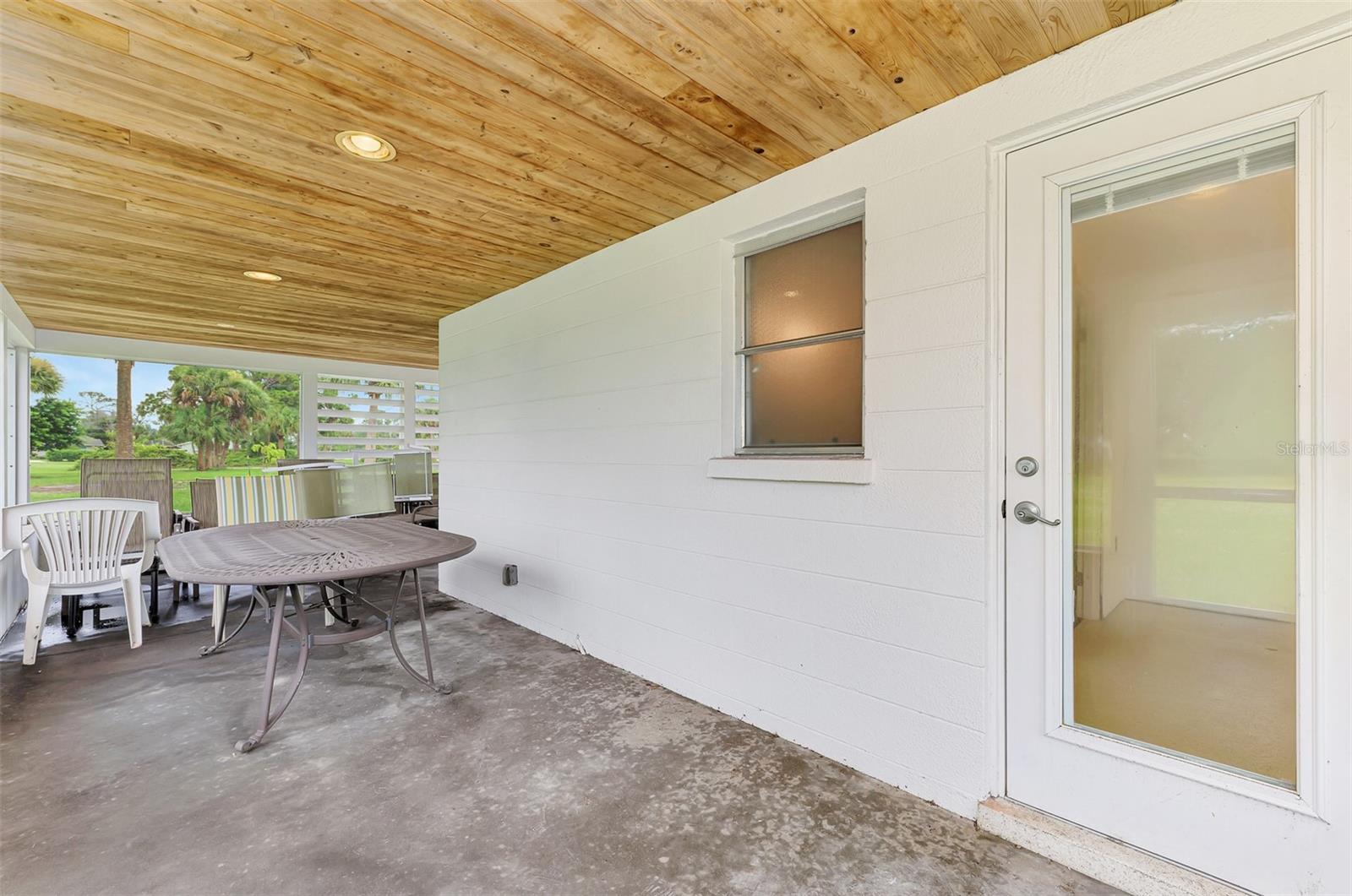 780 S OXFORD DR — photo 48