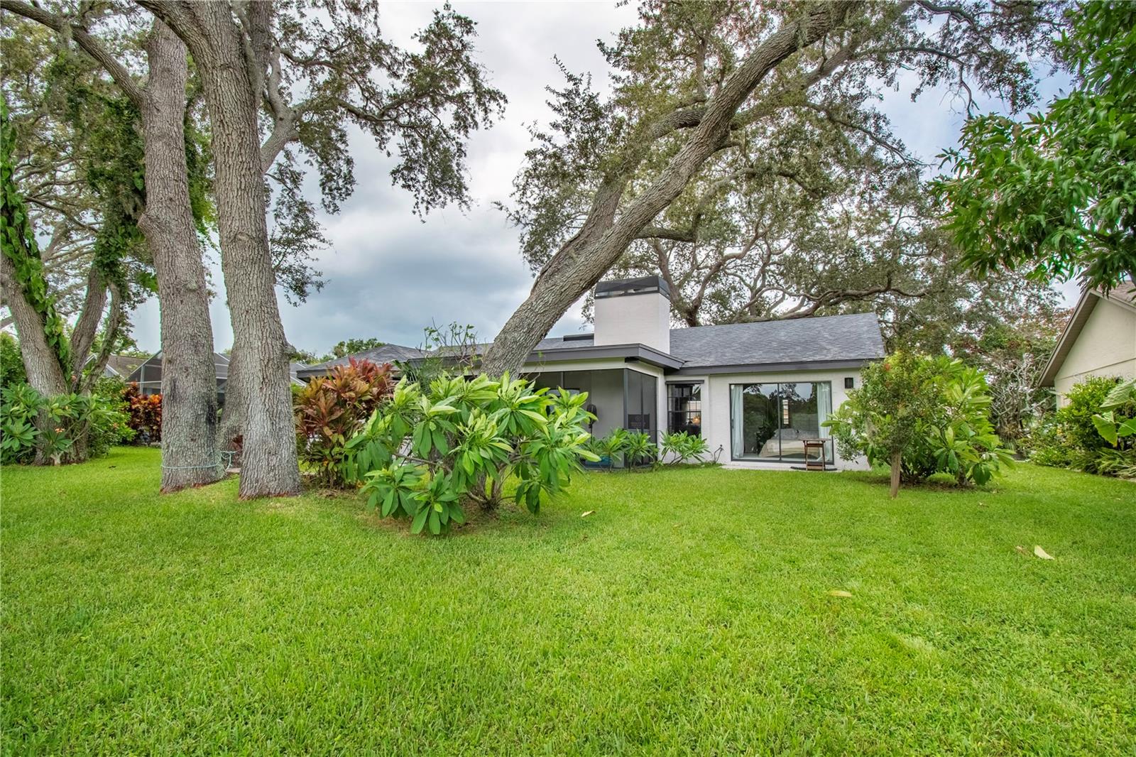 2906 WINDRIDGE DR — photo 36