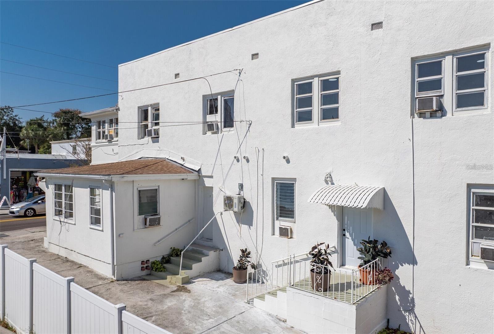 218 N PINELLAS AVE — photo 24