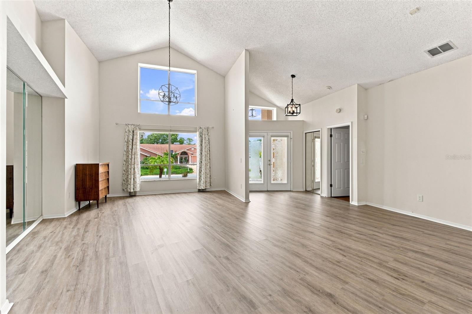 13513 WOODSIDE DR — photo 5
