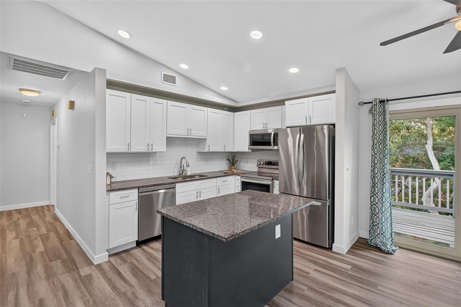 3136 JOHNS PKWY — photo 8
