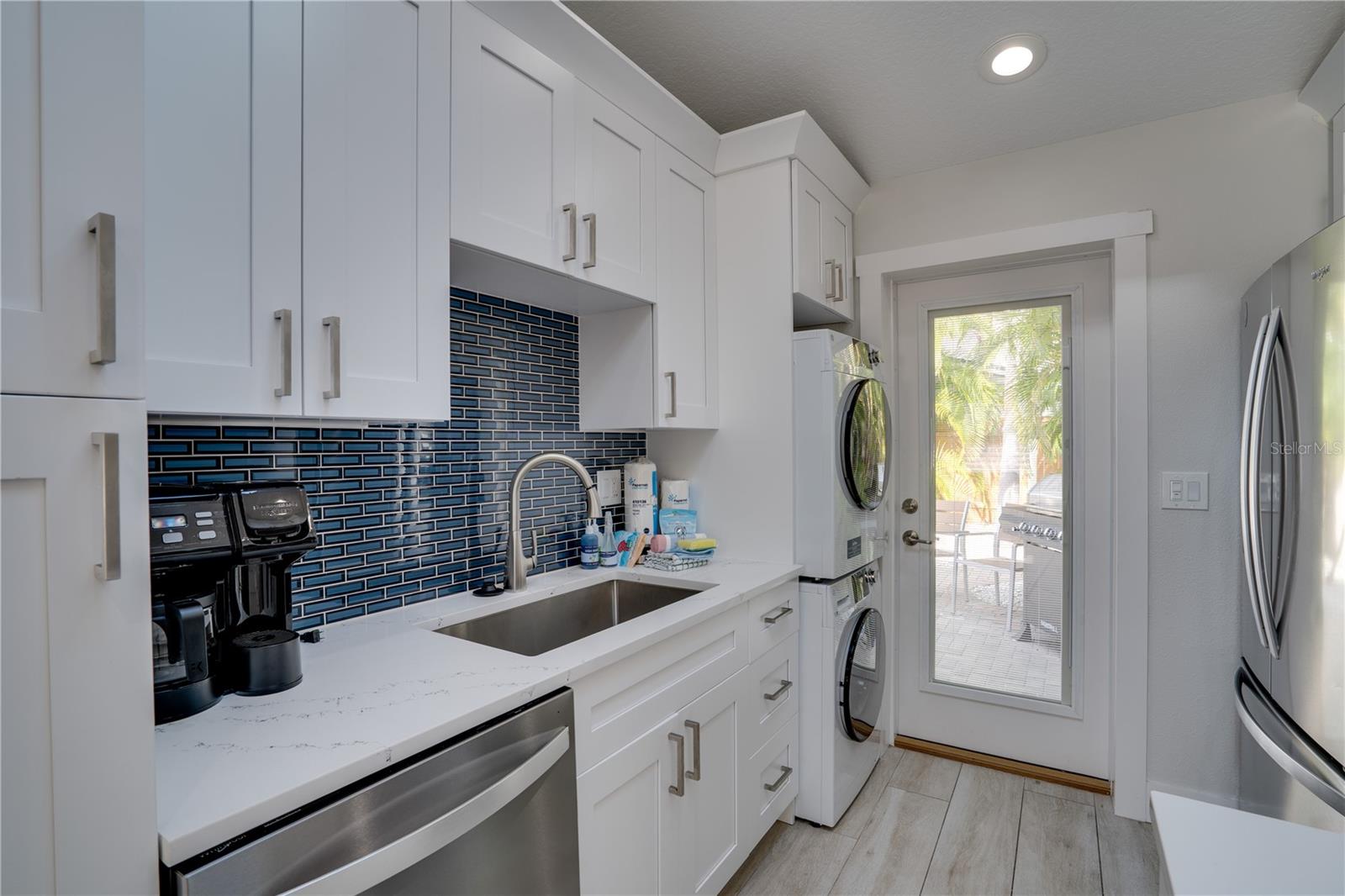 76 N SHORE DR — photo 25