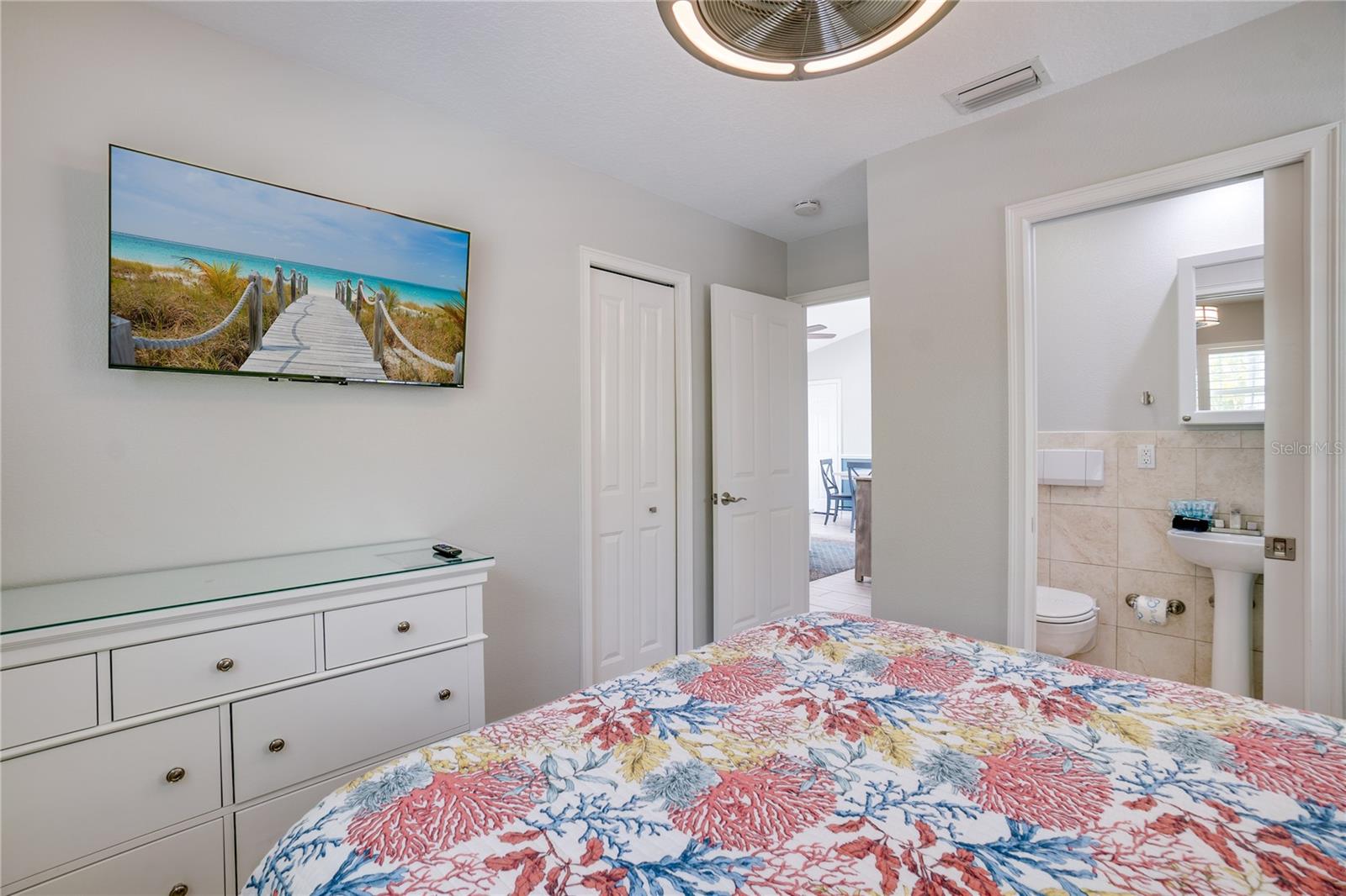 76 N SHORE DR — photo 17