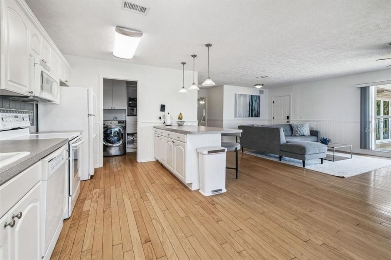9914 ALAVISTA DR — photo 11