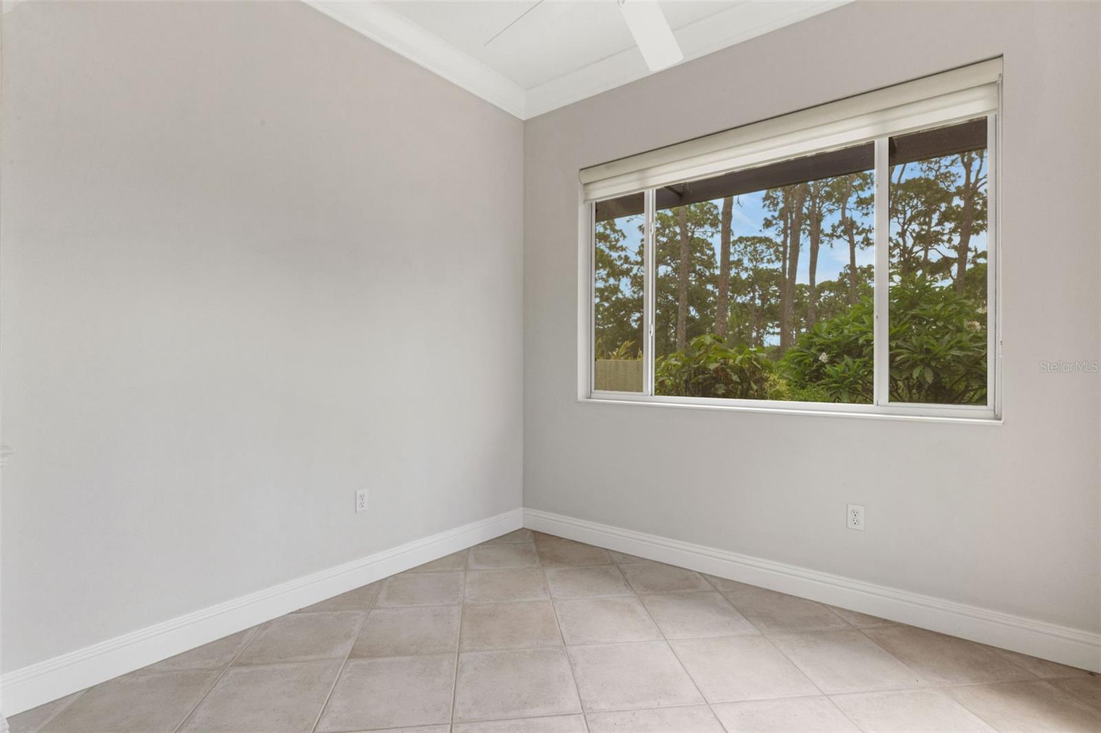 299 TURQUOISE LN — photo 36