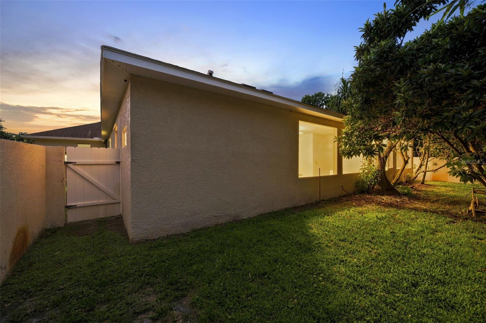 13750 DOWLING LN — photo 42