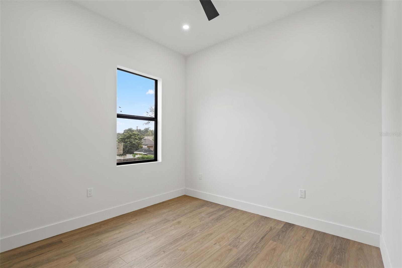 5203 N 9TH ST — photo 41