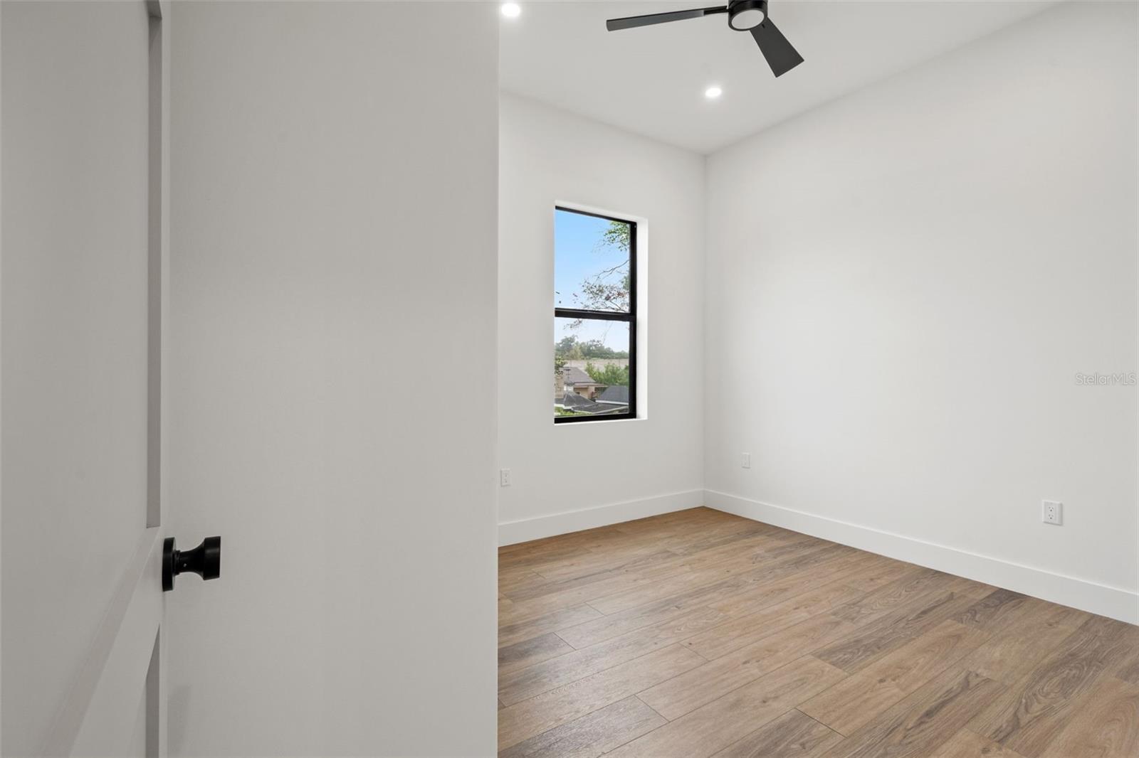 5203 N 9TH ST — photo 40