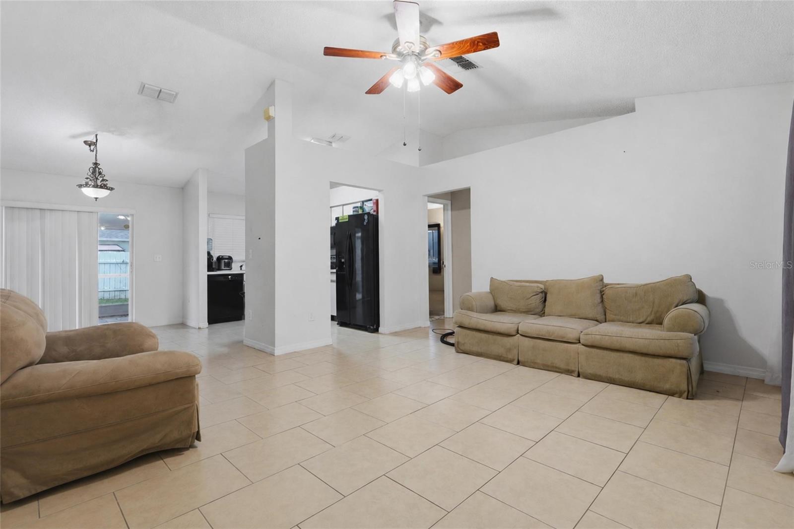 1210 BLUFIELD AVE — photo 11