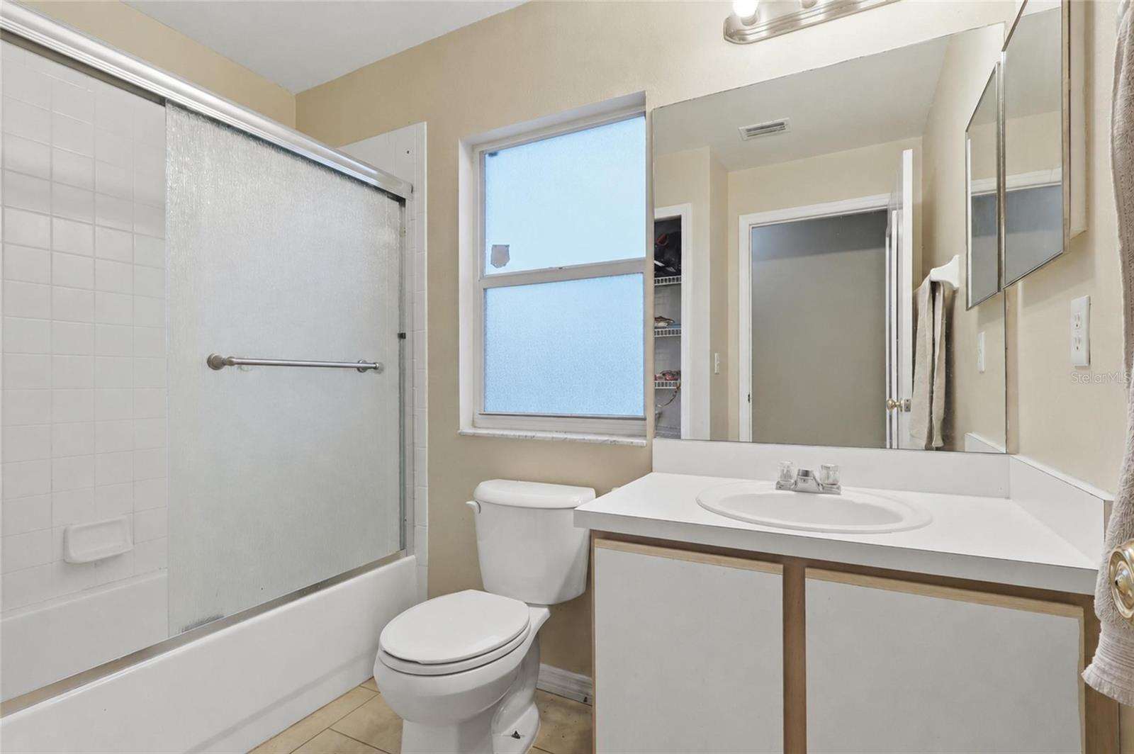 1210 BLUFIELD AVE — photo 18