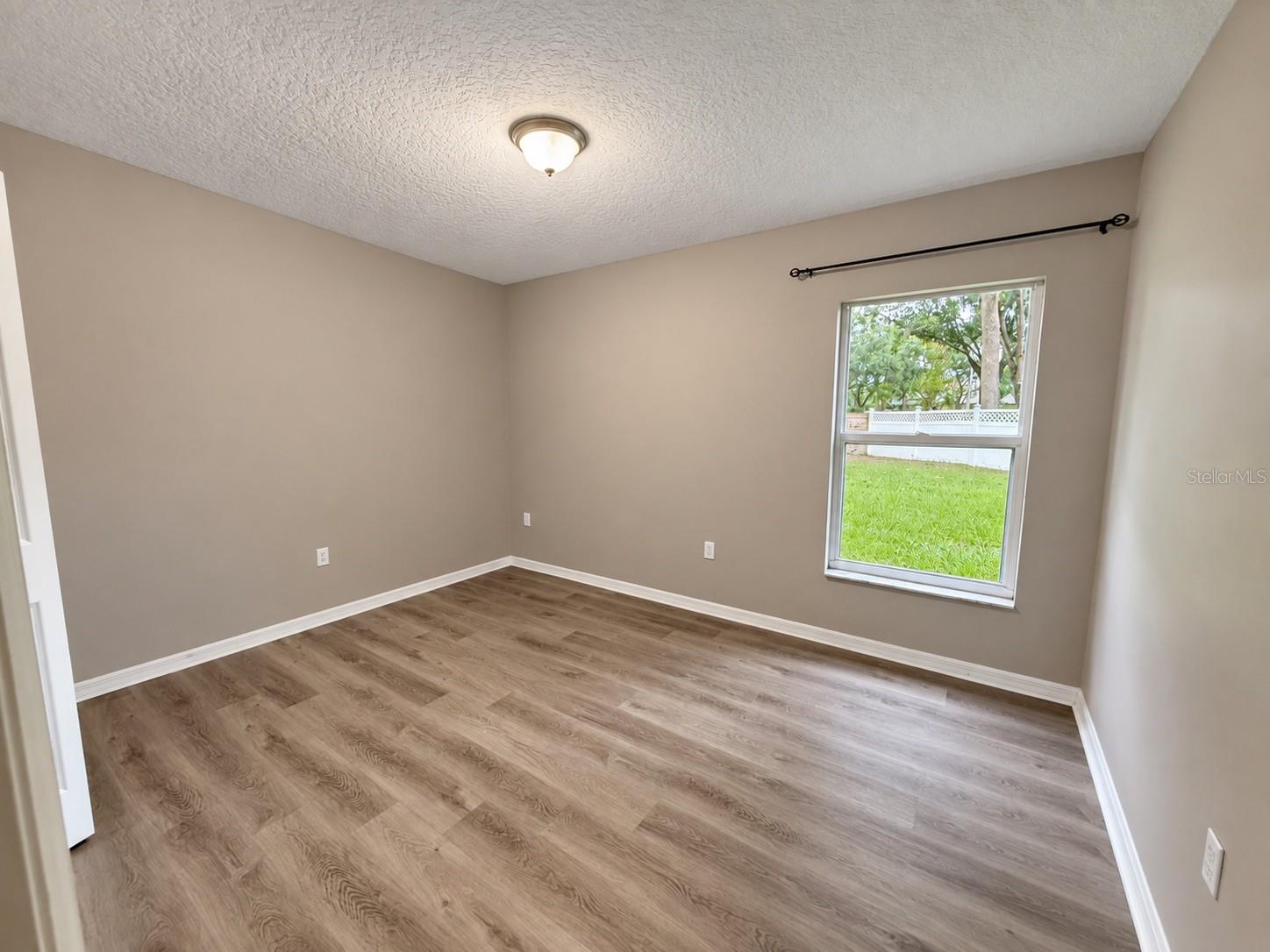 28427 SUNVALE PL — photo 18