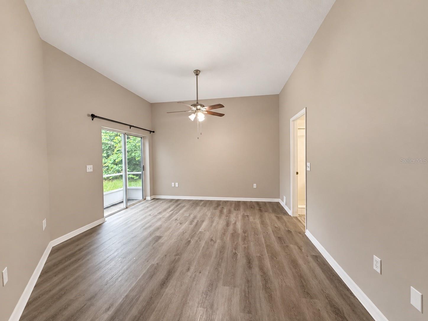28427 SUNVALE PL — photo 10
