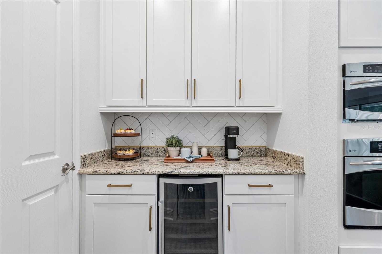 2719 CALVANO DR — photo 43