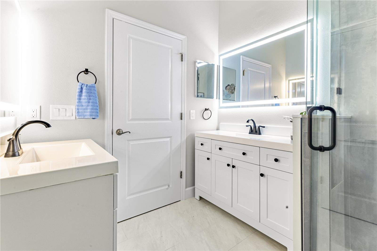 2047 ROSELAWN ST — photo 31