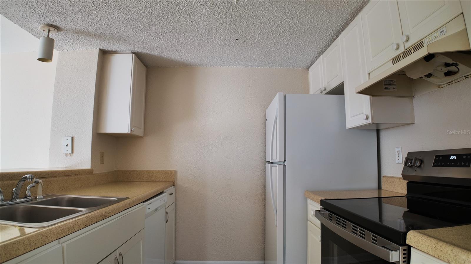 8512 OLEANDER FLOWER LN #101C — photo 11