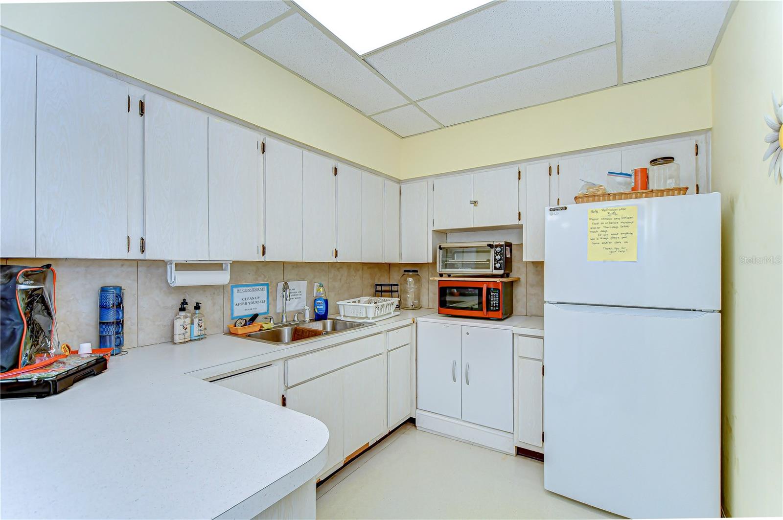 13870 OAKWOOD LN #13870 — photo 19