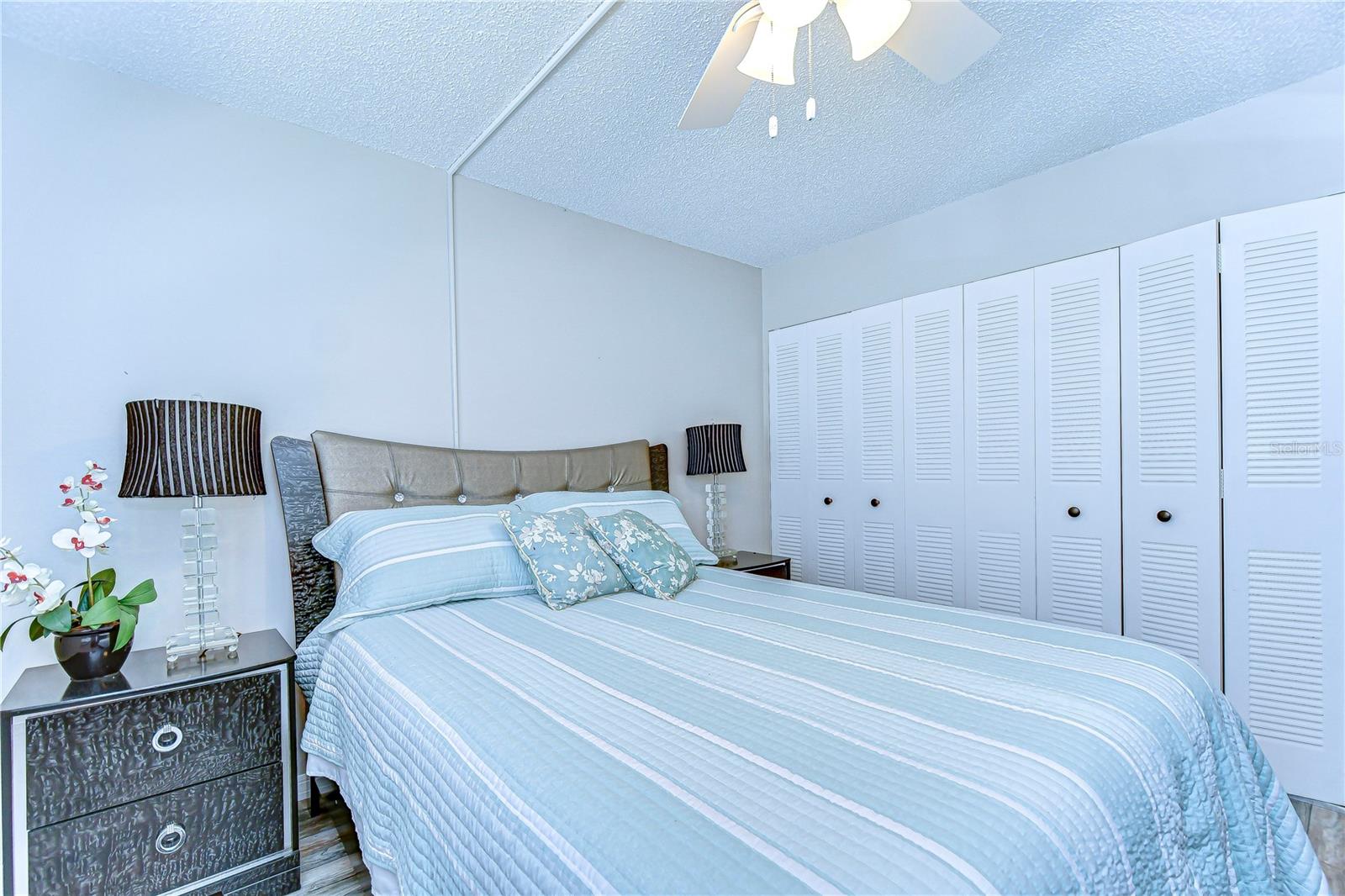 13870 OAKWOOD LN #13870 — photo 13