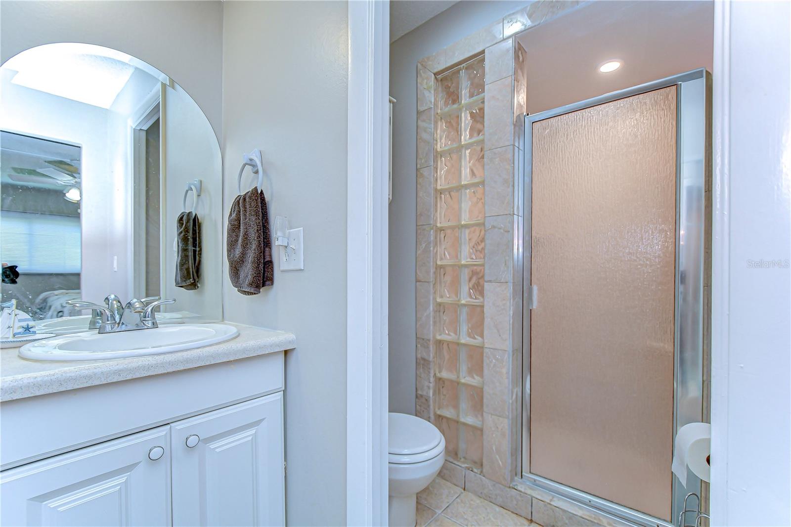 13870 OAKWOOD LN #13870 — photo 12