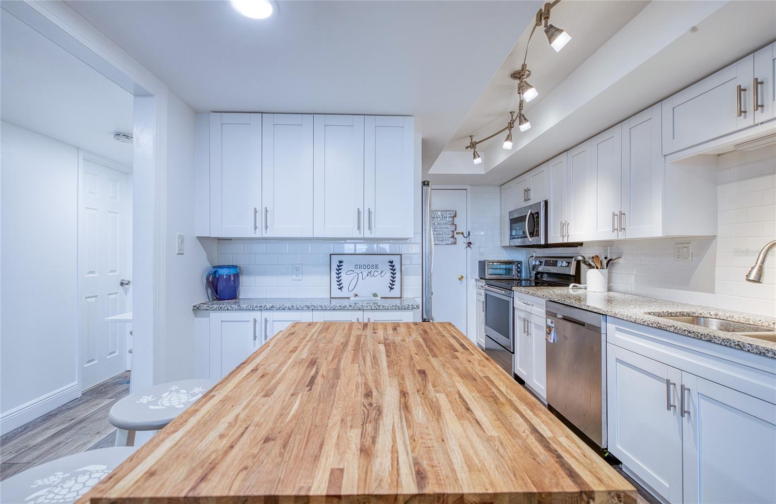 7400 SUN ISLAND DR S #709 — photo 9