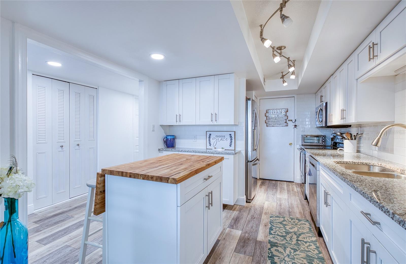 7400 SUN ISLAND DR S #709 — photo 8