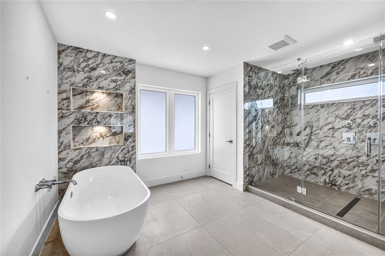 2590 FLOYD ST — photo 40