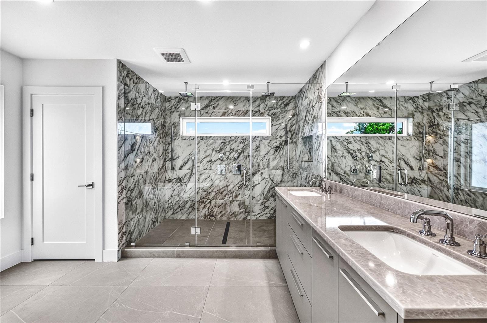2590 FLOYD ST — photo 41