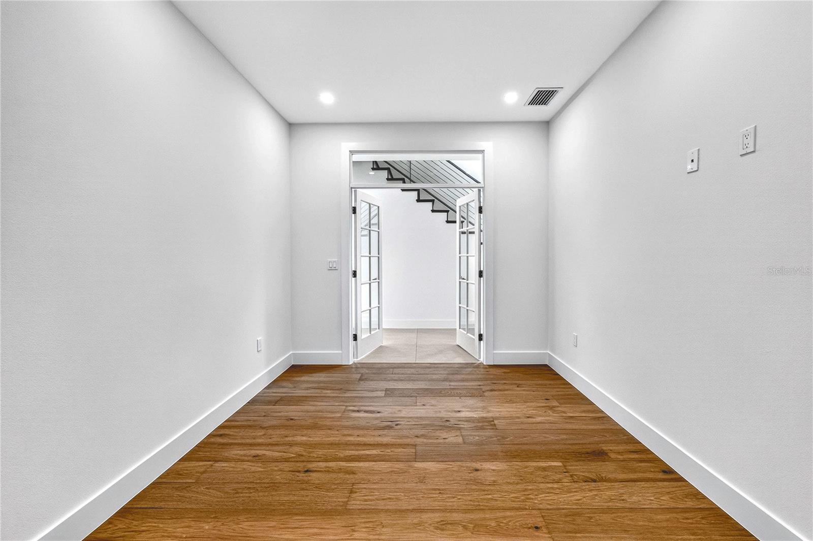 2590 FLOYD ST — photo 9
