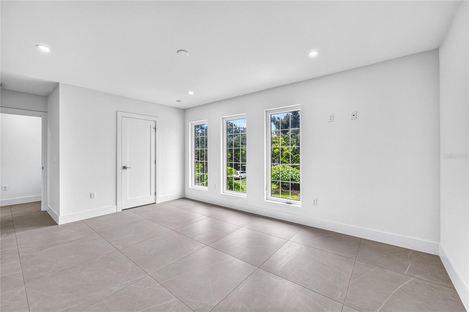 2590 FLOYD ST — photo 55