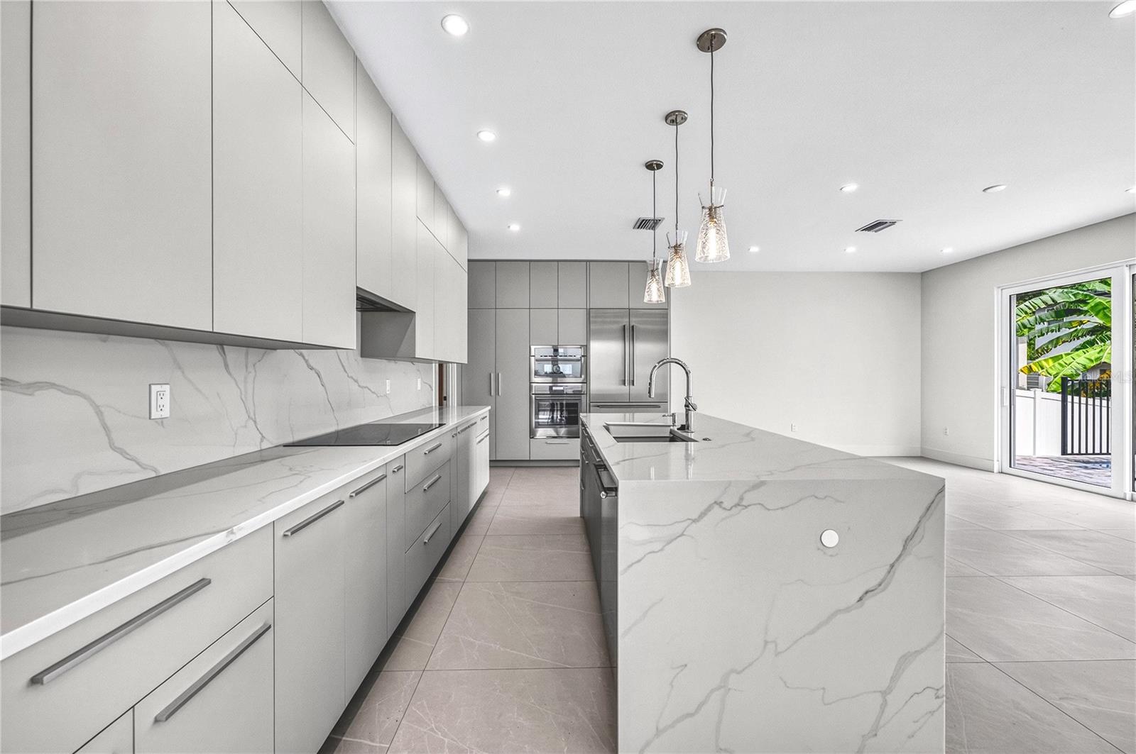 2590 FLOYD ST — photo 24