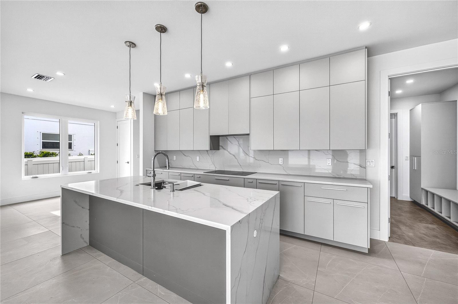 2590 FLOYD ST — photo 27