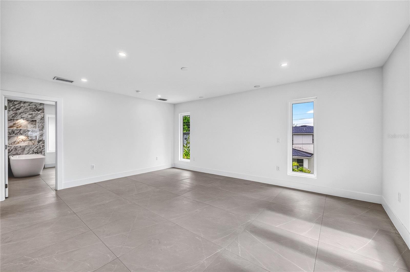 2590 FLOYD ST — photo 35