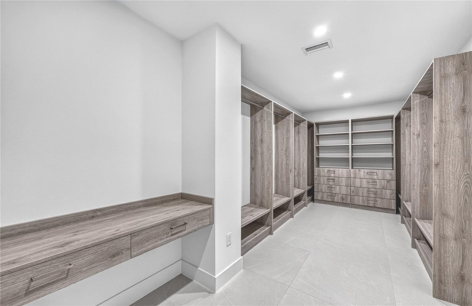 2590 FLOYD ST — photo 39