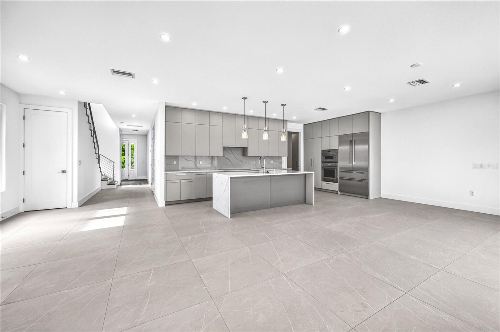 2590 FLOYD ST — photo 13