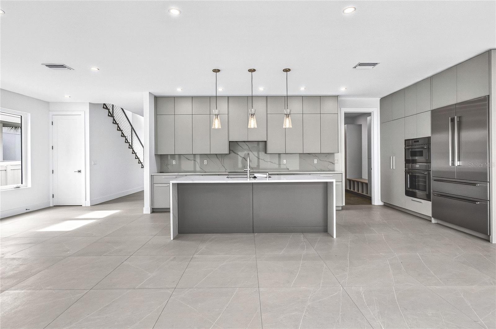 2590 FLOYD ST — photo 14