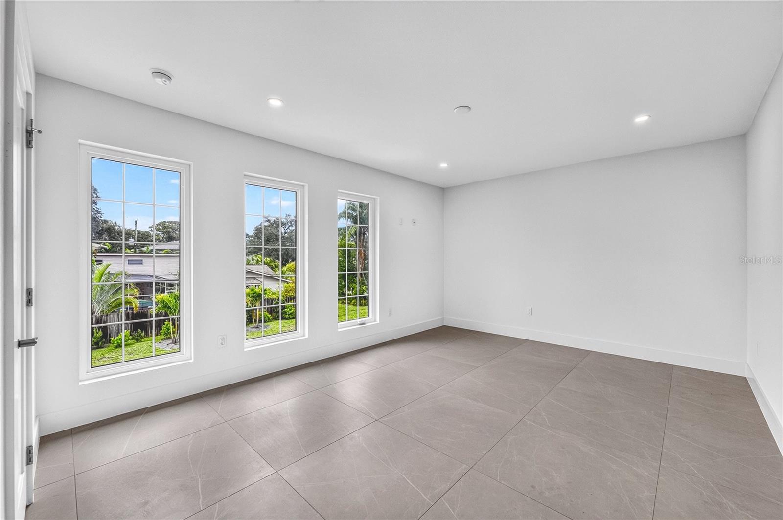 2590 FLOYD ST — photo 53