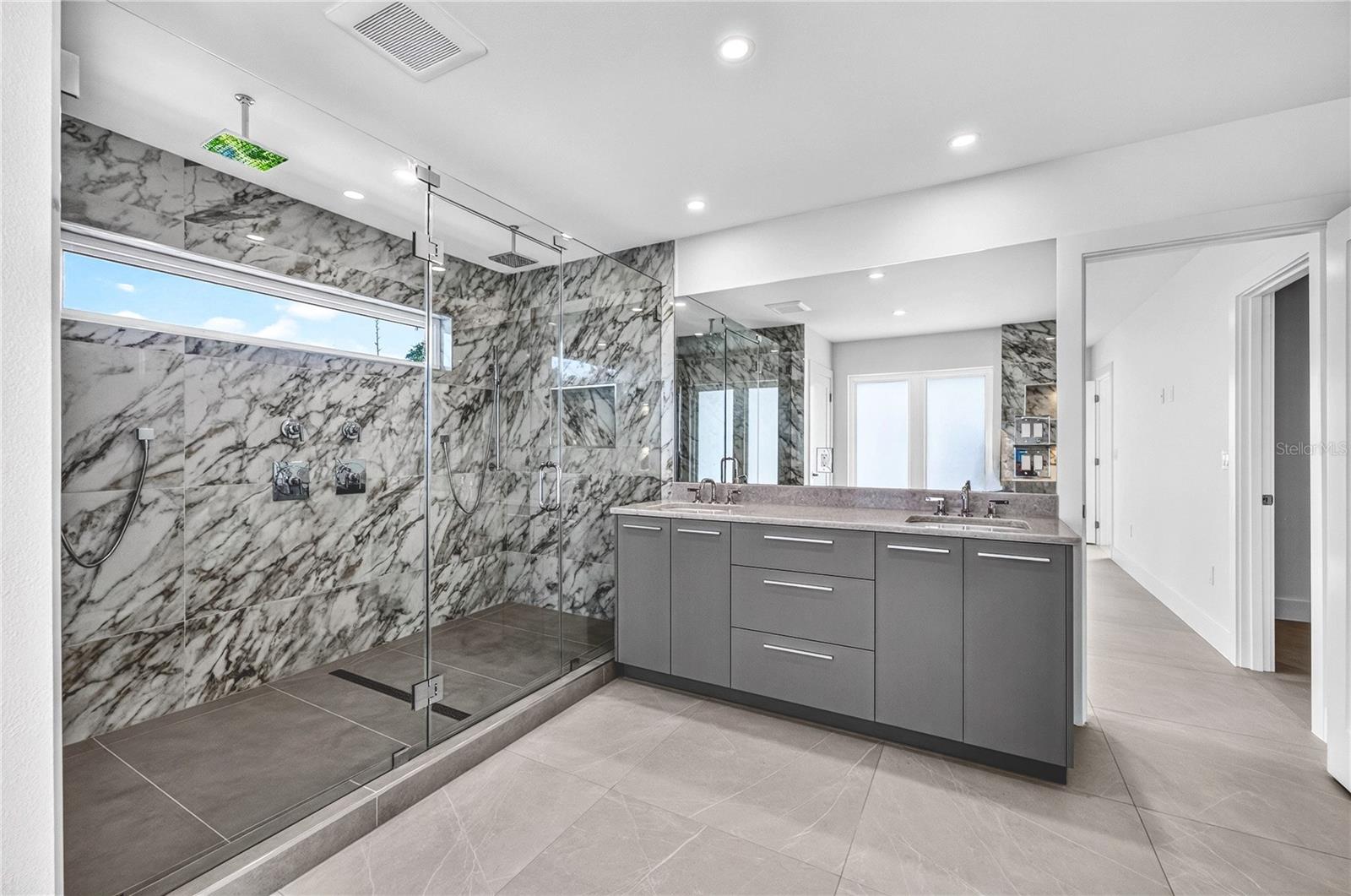 2590 FLOYD ST — photo 44