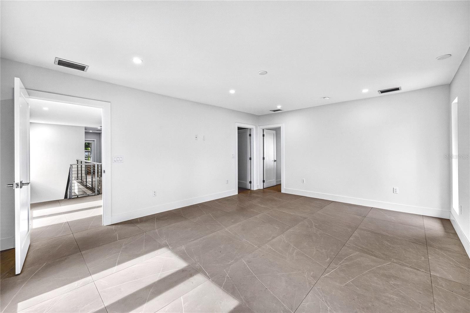 2590 FLOYD ST — photo 36