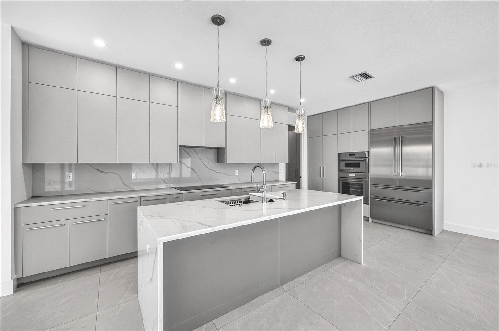 2590 FLOYD ST — photo 28