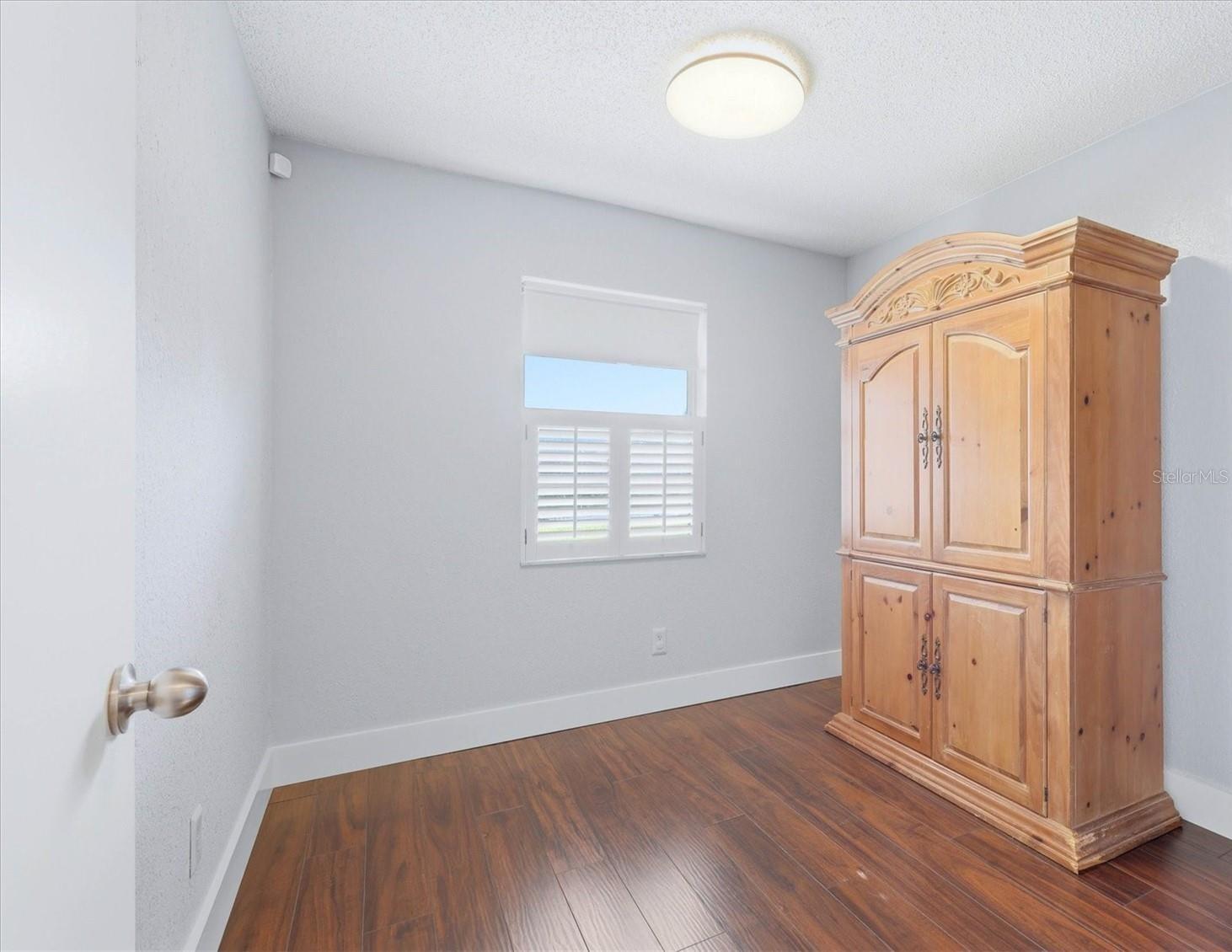 5505 BENEVA WOODS CIR — photo 25