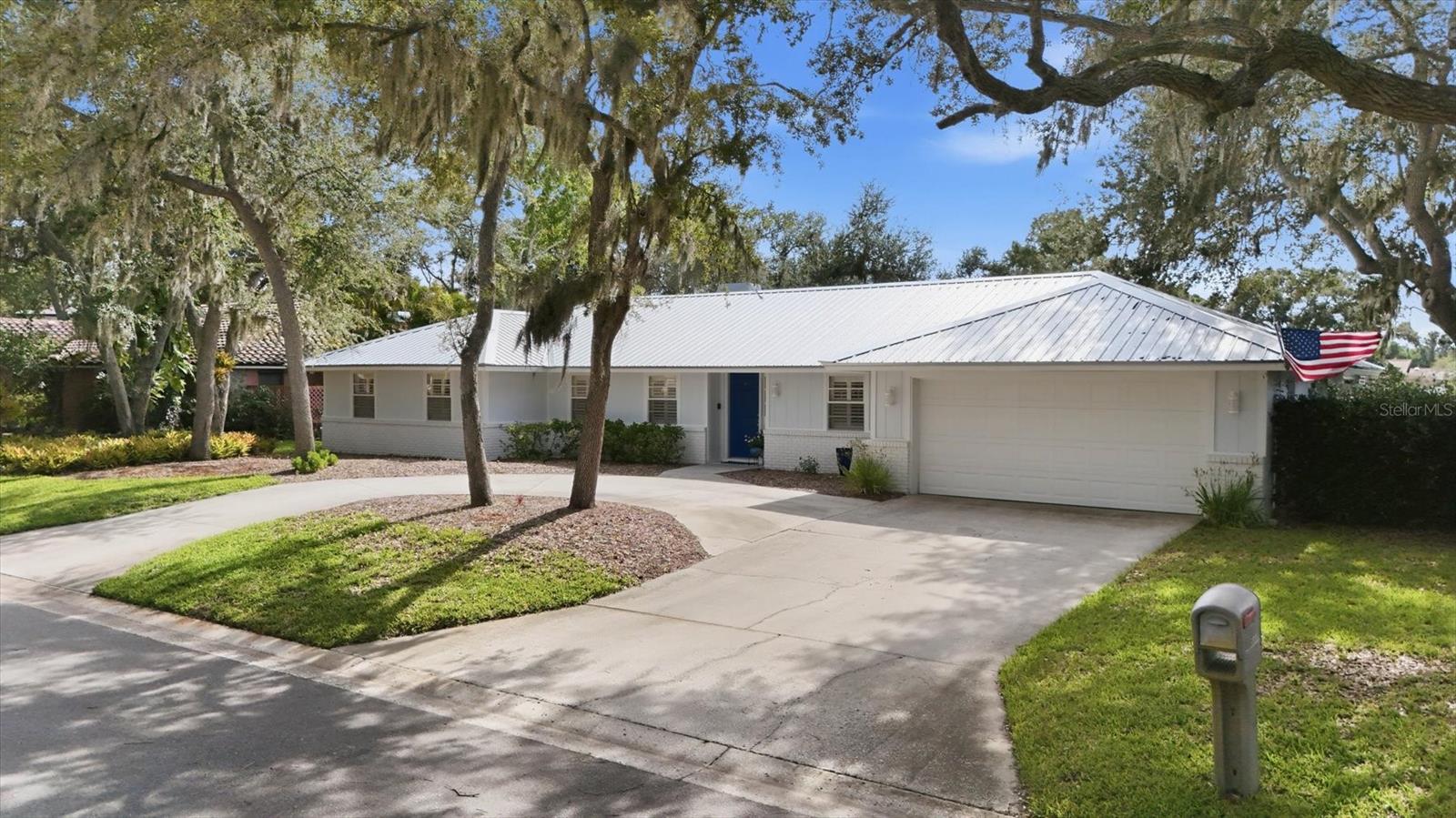 5505 BENEVA WOODS CIR — photo 3