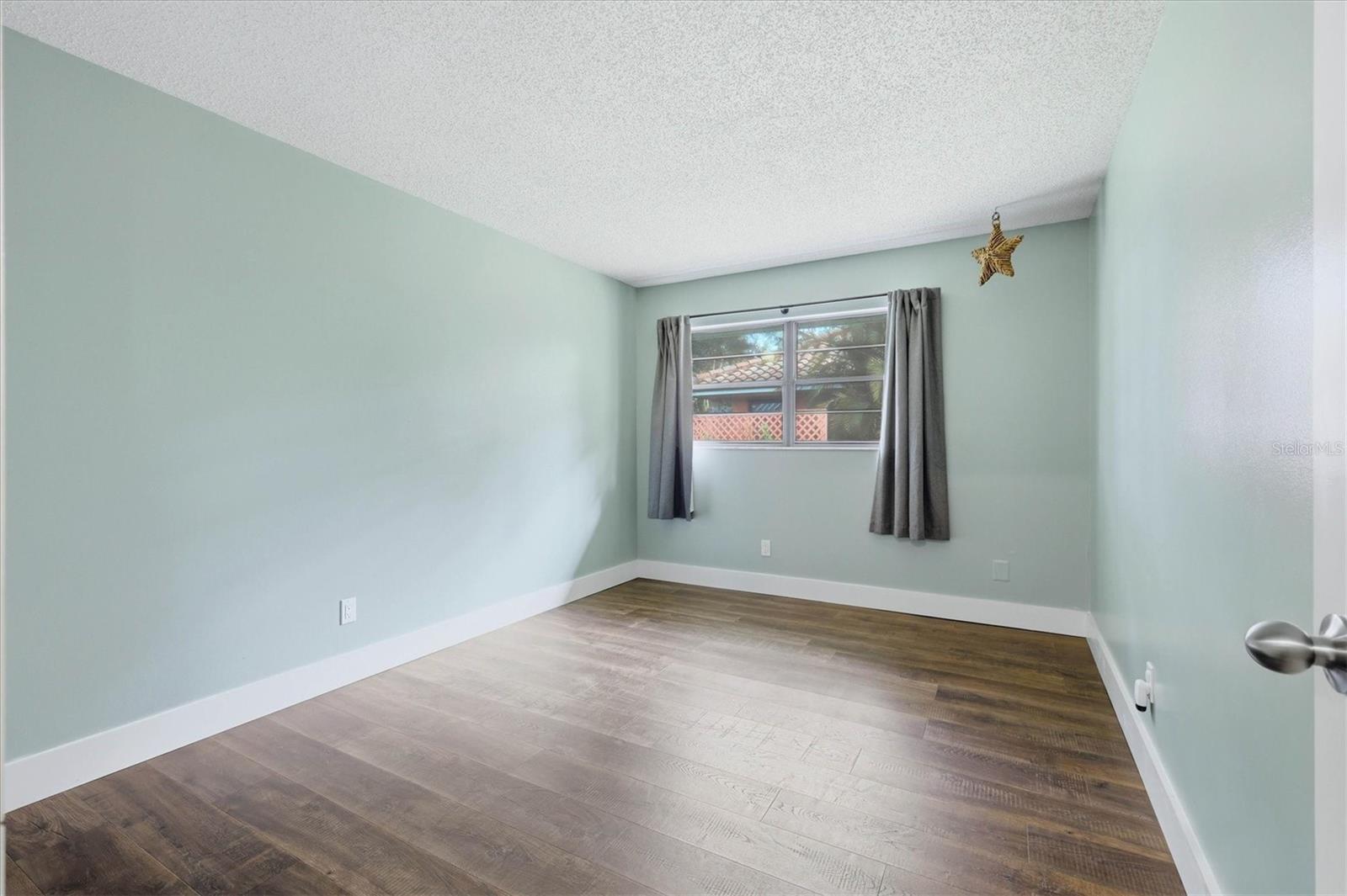 5505 BENEVA WOODS CIR — photo 21