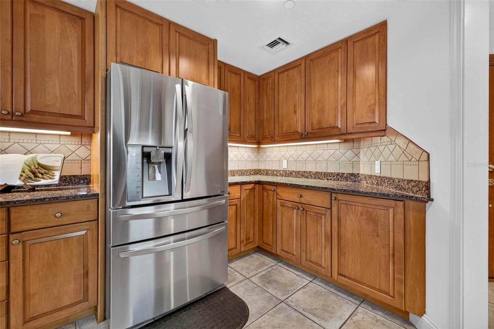 555 5TH AVE NE #521 — photo 8