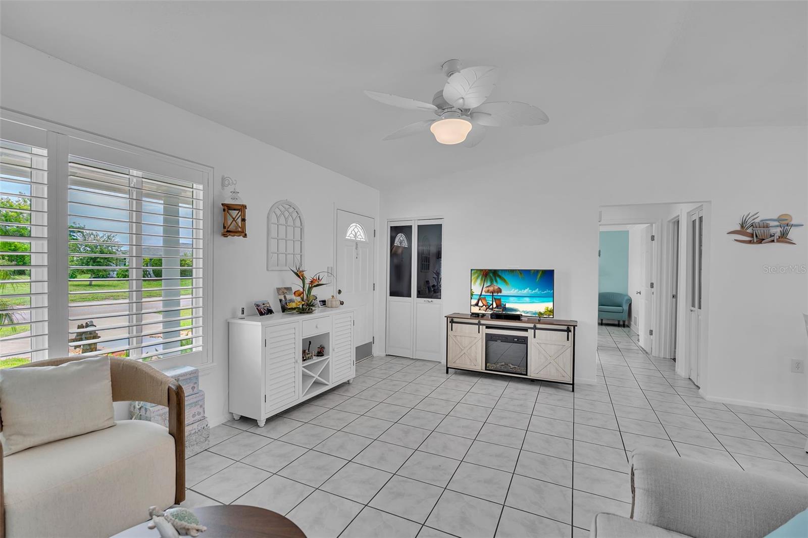 720 S GONDOLA DR — photo 36