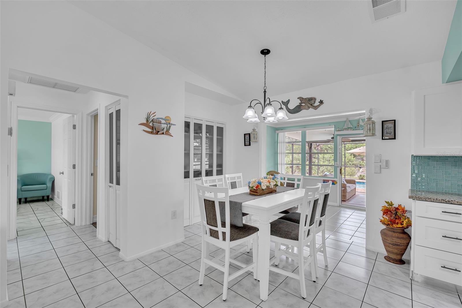 720 S GONDOLA DR — photo 37
