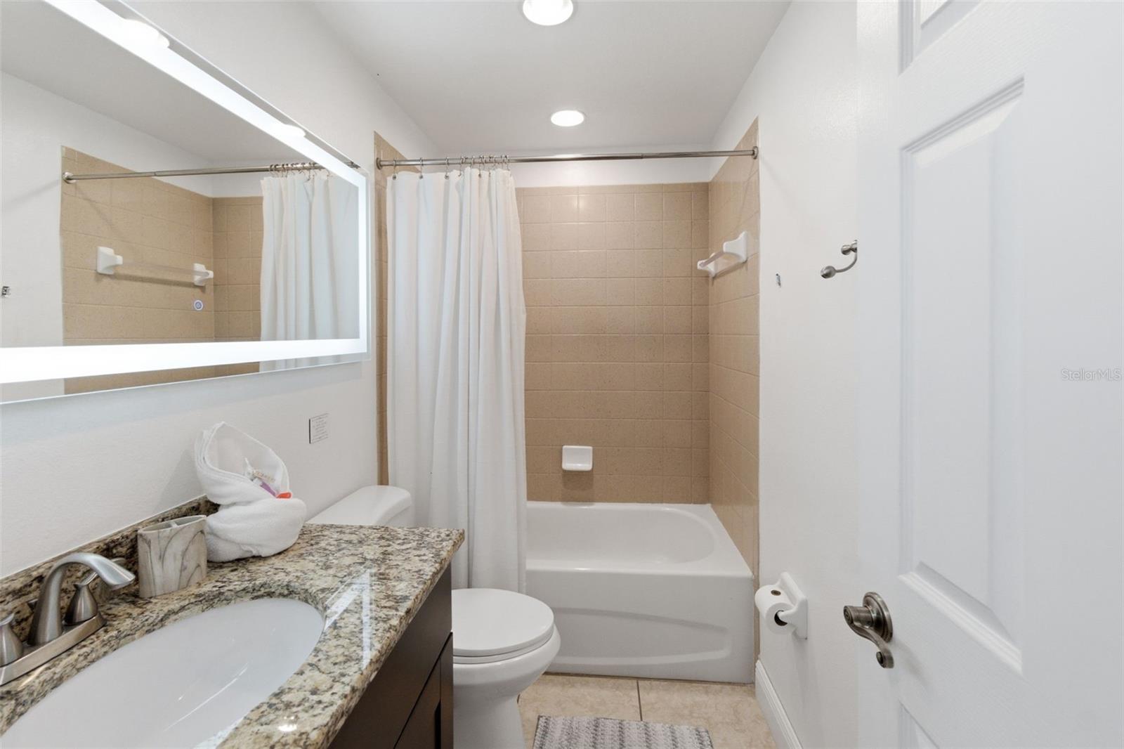 205 E KIRBY ST — photo 22