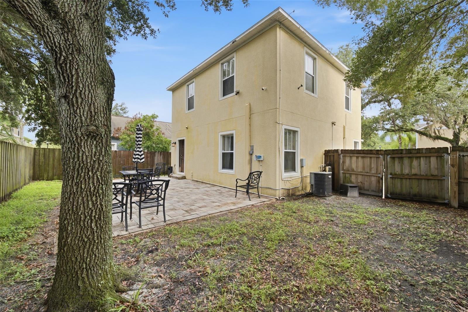 205 E KIRBY ST — photo 28