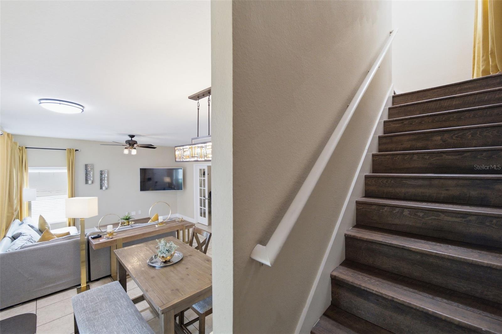 205 E KIRBY ST — photo 15